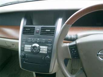 2004 Nissan Teana Pictures