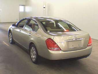 2004 Nissan Teana Pictures