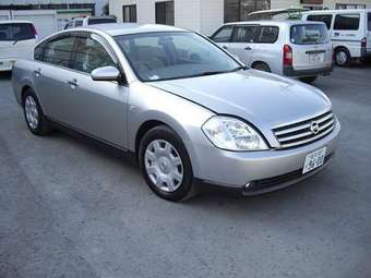 2004 Nissan Teana Pictures