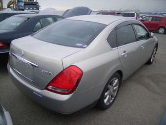 2004 Nissan Teana Pictures