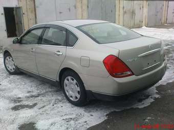 2004 Nissan Teana Pictures