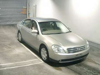 2004 Nissan Teana Photos