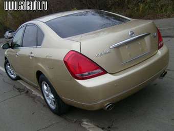 2004 Nissan Teana Pictures