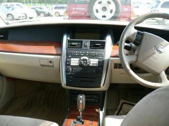 2004 Nissan Teana Photos
