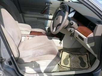 2004 Nissan Teana Pictures