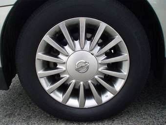 2004 Nissan Teana Photos