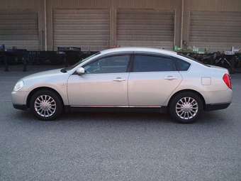 2004 Nissan Teana Pictures