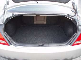 2004 Nissan Teana Pictures