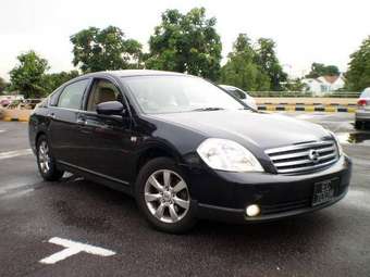 2004 Nissan Teana Photos