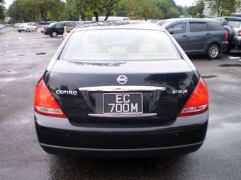 2004 Nissan Teana Photos