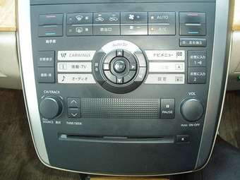 2004 Nissan Teana Photos