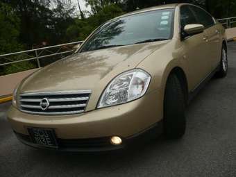 2004 Nissan Teana Photos