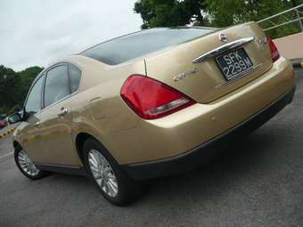 2004 Nissan Teana Photos