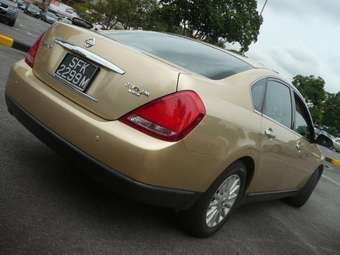2004 Nissan Teana Pictures
