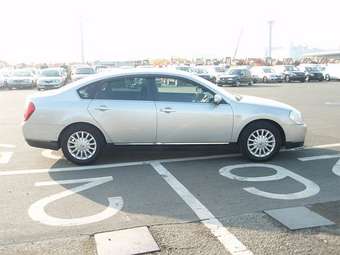 2004 Nissan Teana Pictures