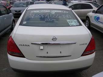 2004 Nissan Teana Images