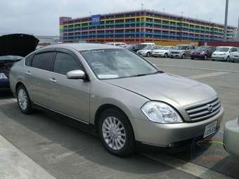 2004 Nissan Teana Pictures