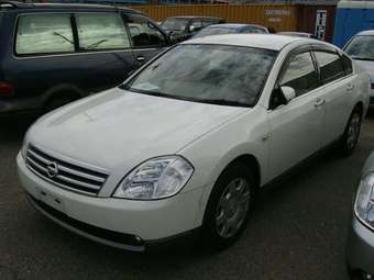 2004 Nissan Teana Photos