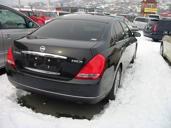 2004 Nissan Teana Pictures