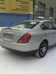 2004 Nissan Teana Pictures
