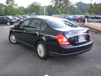 2004 Nissan Teana Photos