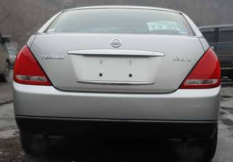 2004 Nissan Teana Images
