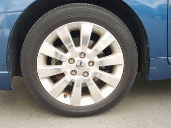 2004 Nissan Teana Pictures