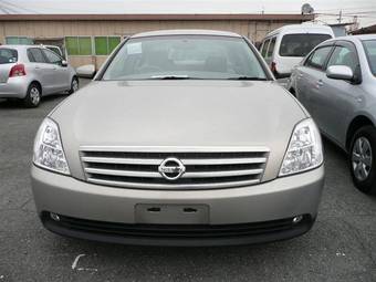 2004 Nissan Teana Photos