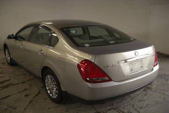 2004 Nissan Teana Pictures