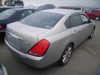 2004 Nissan Teana Pictures