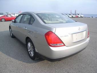 2004 Nissan Teana Pictures