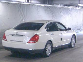 2004 Nissan Teana Photos