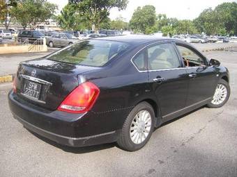 2004 Nissan Teana Photos