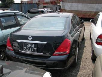 2004 Nissan Teana Photos