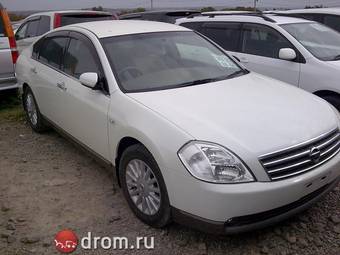 2004 Nissan Teana Photos