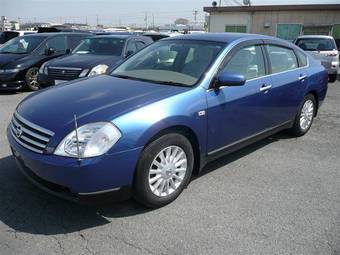 2004 Nissan Teana Pictures