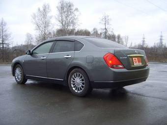 2004 Nissan Teana Pictures
