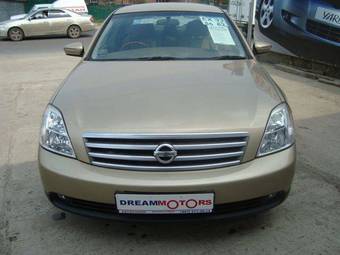 2004 Nissan Teana Photos