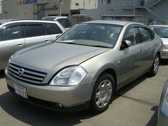 2004 Nissan Teana Pictures