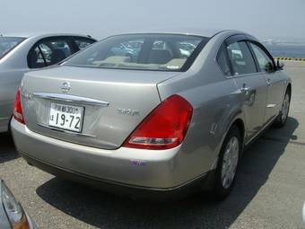 2004 Nissan Teana Pictures