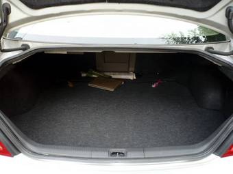 2004 Nissan Teana Photos