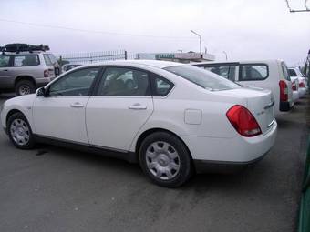 2004 Nissan Teana Photos