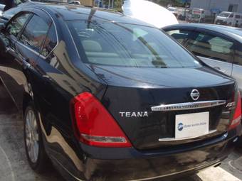 2004 Nissan Teana Pics