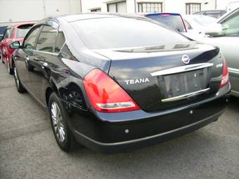 2004 Nissan Teana Photos