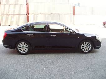 2004 Nissan Teana Pictures