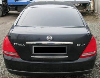 2004 Nissan Teana Photos