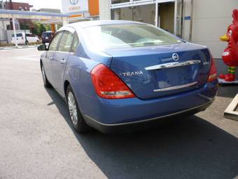 2004 Nissan Teana Photos