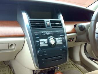 2004 Nissan Teana Pictures