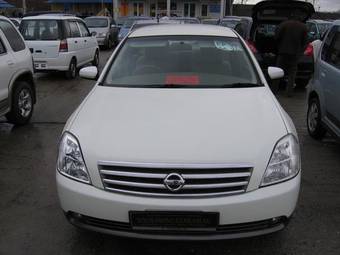 2004 Nissan Teana Photos