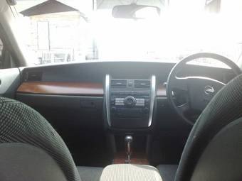 2004 Nissan Teana Photos